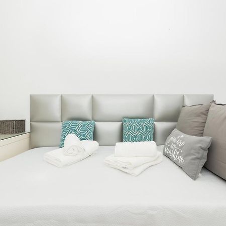 Miranda Premium Center Apartment Malaga Luaran gambar
