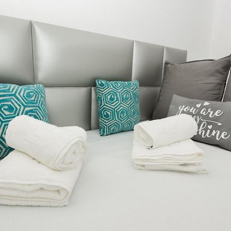 Miranda Premium Center Apartment Malaga Luaran gambar