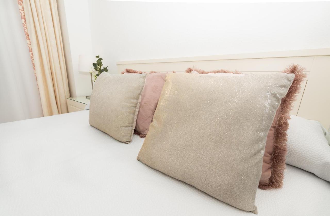 Miranda Premium Center Apartment Malaga Luaran gambar