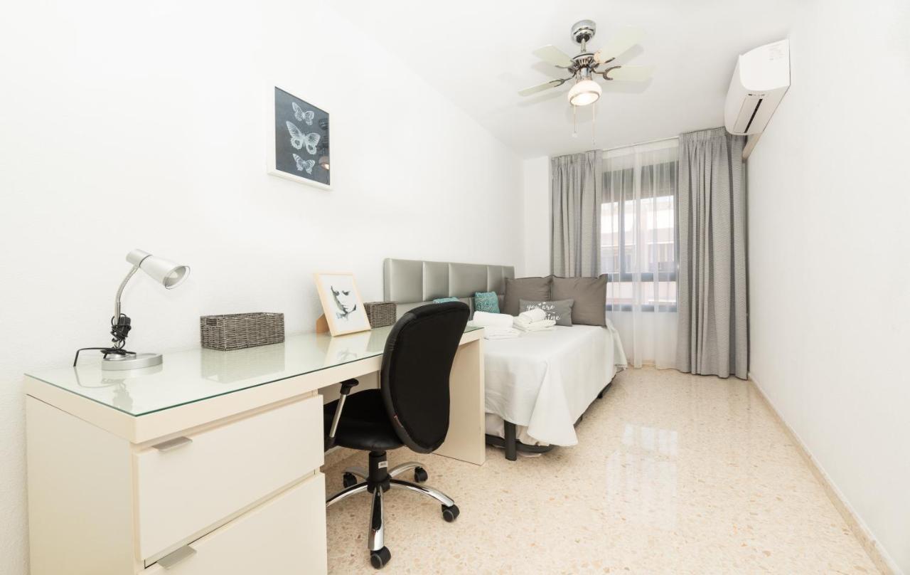 Miranda Premium Center Apartment Malaga Luaran gambar