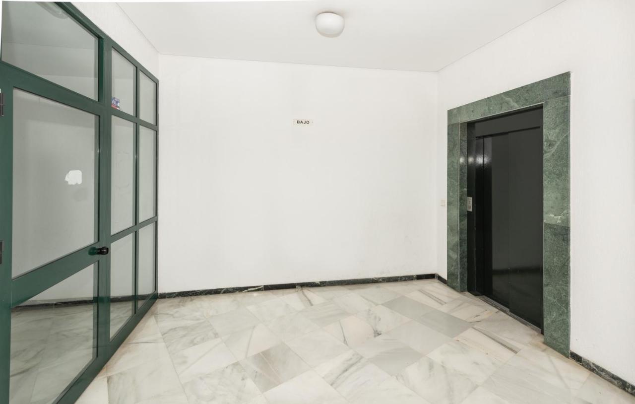 Miranda Premium Center Apartment Malaga Luaran gambar