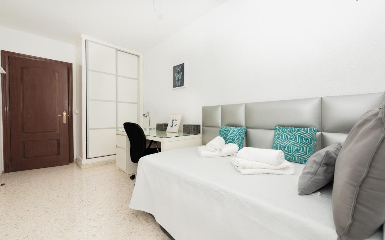 Miranda Premium Center Apartment Malaga Luaran gambar